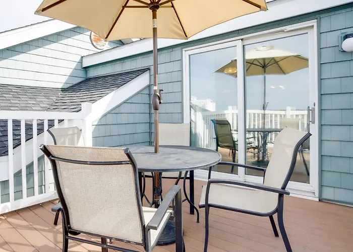 Walk To Ocean Beach: W/ Rooftop Deck